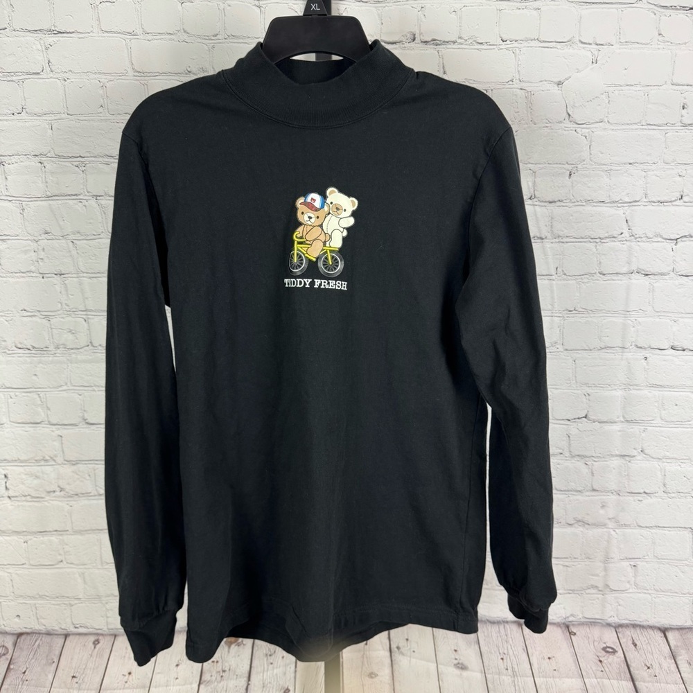 Teddy Fresh Black Mock Turtleneck Long Sleeve Graphic T-Shirt Size Small
